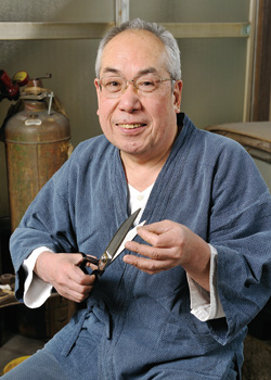 No.214 　鋏鍛治・石塚 昭一郎さんのカバー画像
